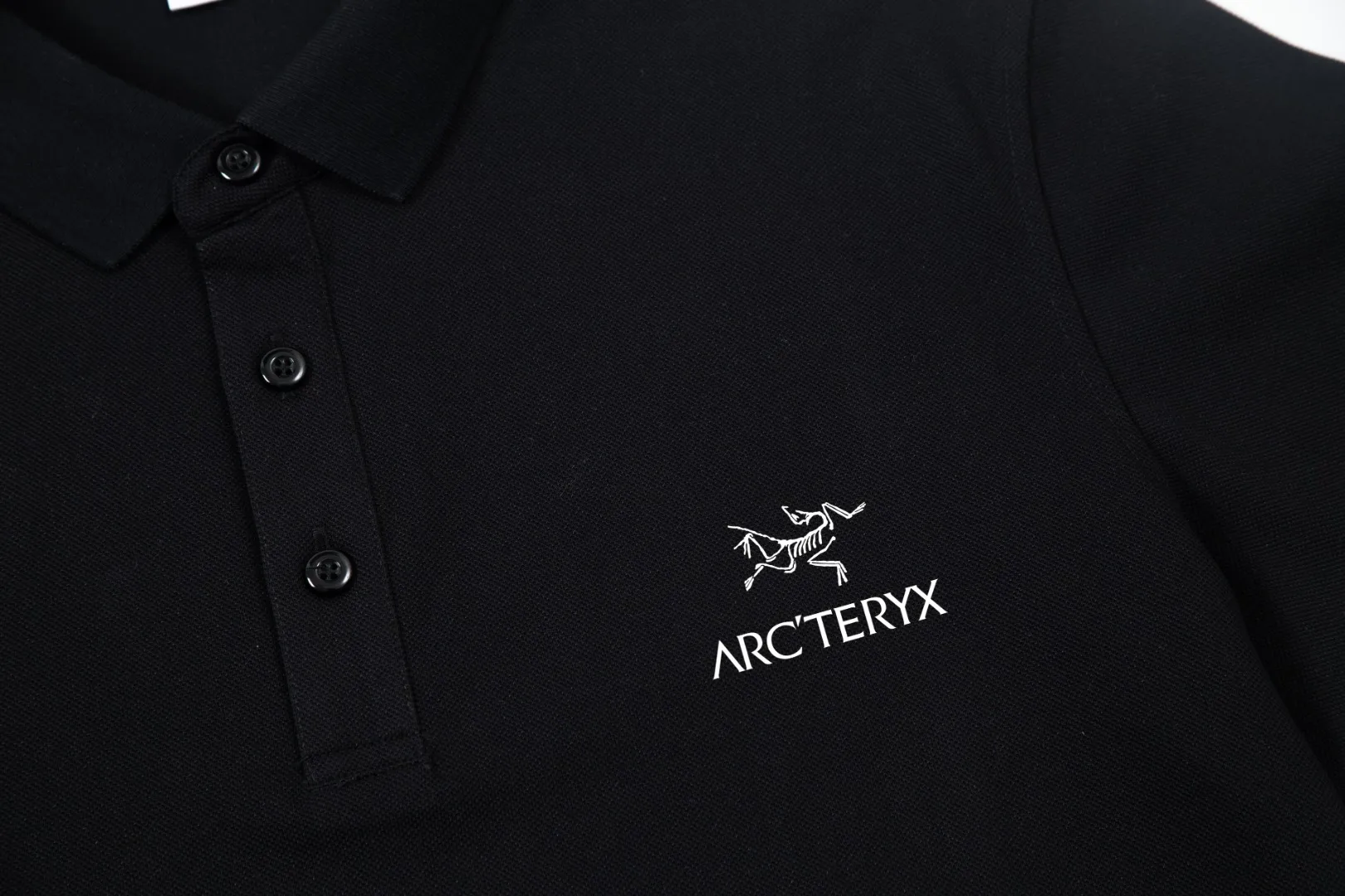 ARC'TERYX LOGO Polo ， Retro Same Style Versatile : White Black Size：M-3XL